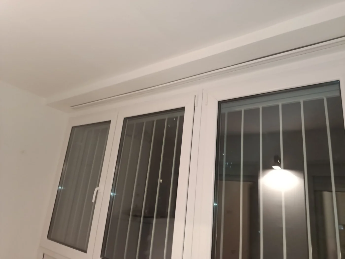 Završna obrada iznad prozora na zatvorenoj terasi u Bloku 62
