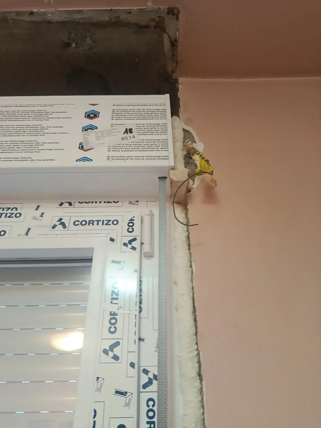 Detalj gornje špaletne — Blok 63, Novi Beograd