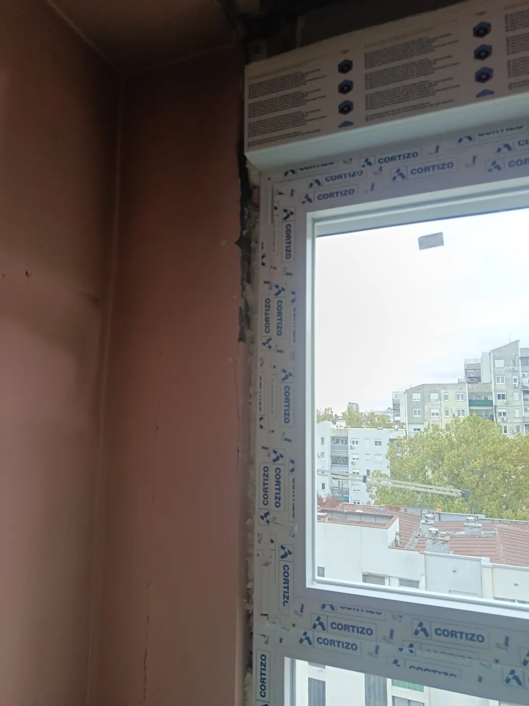 Bočna ivica špaletne — Blok 63, Novi Beograd