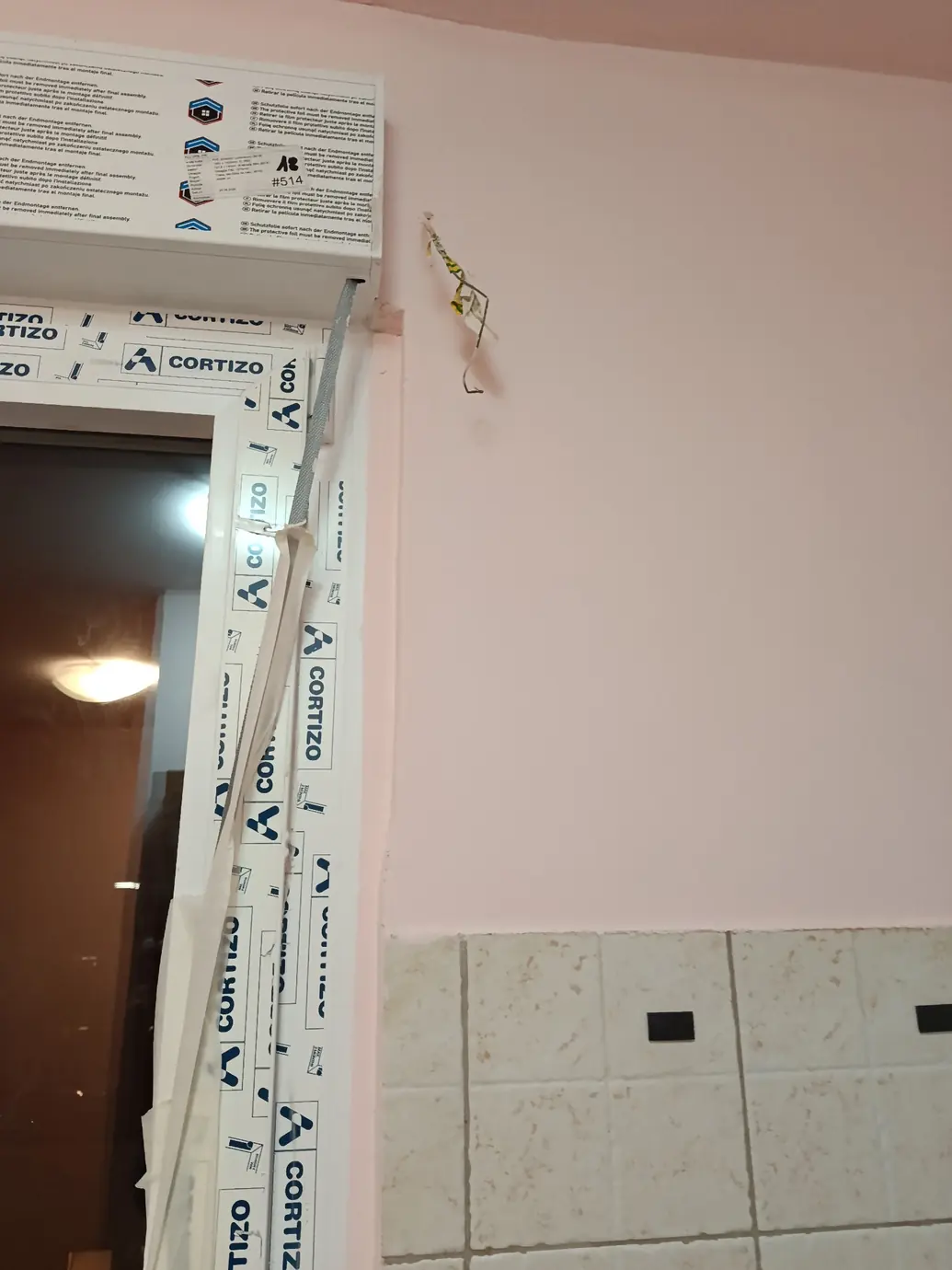 Gornji ugao kod prozora — Blok 63, Novi Beograd